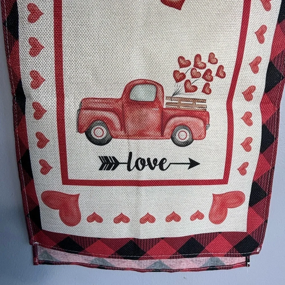 TABLE RUNNER (LOVE, TRUCKS, HEARTS)